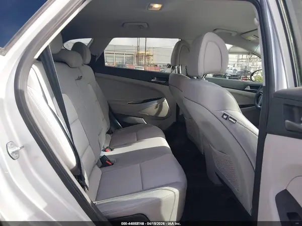 KM8J23A49JU698633 2018 HYUNDAI TUCSON - Image 8