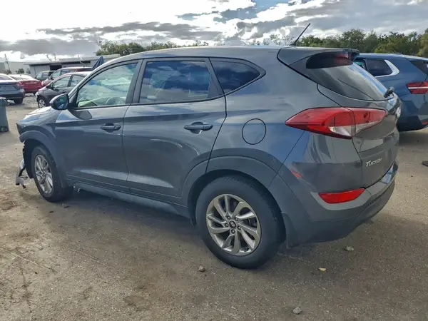 KM8J23A49JU752559 2018 HYUNDAI TUCSON - Image 2