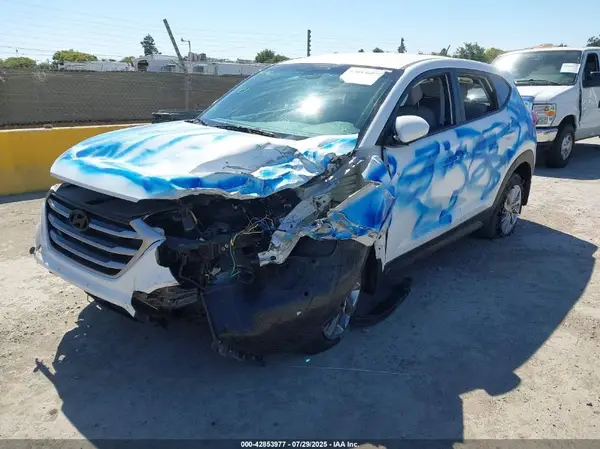 KM8J23A49JU765666 2018 HYUNDAI TUCSON - Image 2