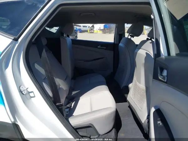 KM8J23A49JU765666 2018 HYUNDAI TUCSON - Image 8