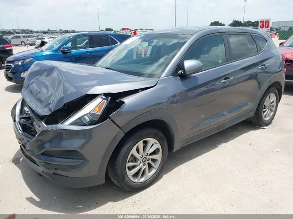 KM8J23A49JU768700 2018 HYUNDAI TUCSON - Image 2
