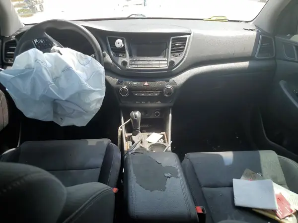 KM8J23A49JU785934 2018 HYUNDAI TUCSON - Image 8
