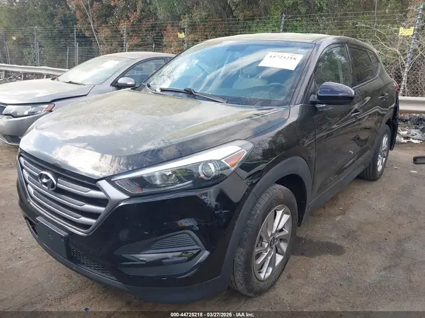 KM8J23A49JU801419 2018 HYUNDAI TUCSON - Image 2