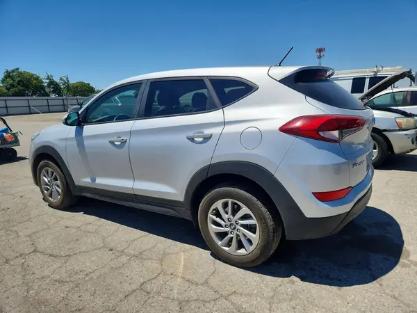 KM8J23A49JU816812 2018 HYUNDAI TUCSON - Image 2