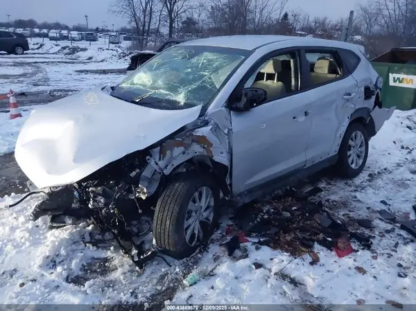 KM8J23A49KU008722 2019 HYUNDAI TUCSON - Image 2