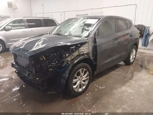 KM8J23A49KU916233 2019 HYUNDAI TUCSON - Image 2
