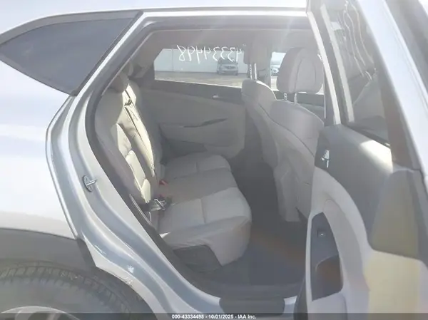 KM8J23A4XGU138905 2016 HYUNDAI TUCSON - Image 8