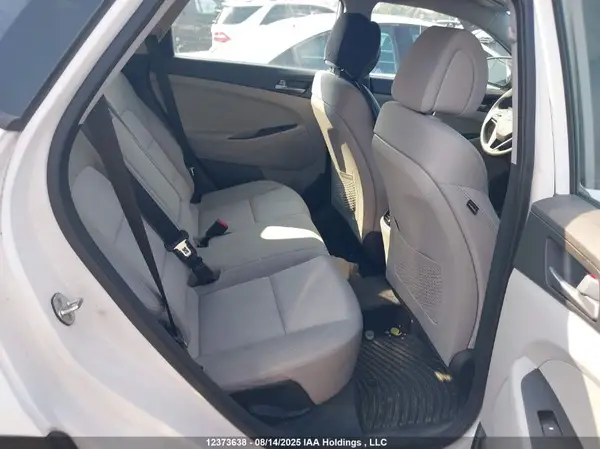 KM8J23A4XGU152223 2016 HYUNDAI TUCSON - Image 8