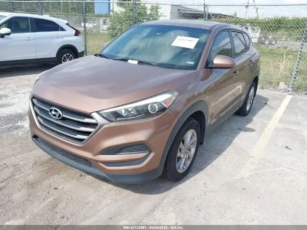 KM8J23A4XGU180300 2016 HYUNDAI TUCSON - Image 2