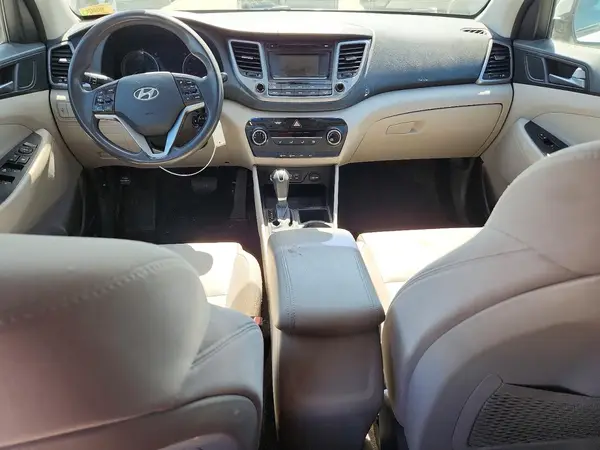KM8J23A4XGU224215 2016 HYUNDAI TUCSON - Image 8