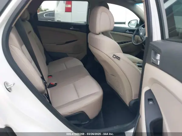KM8J23A4XGU238521 2016 HYUNDAI TUCSON - Image 8