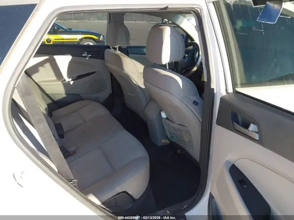 KM8J23A4XGU257201 2016 HYUNDAI TUCSON - Image 8
