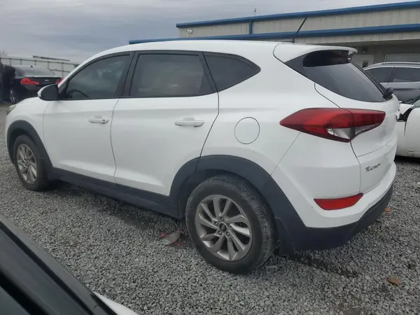 KM8J23A4XHU385536 2017 HYUNDAI TUCSON - Image 2
