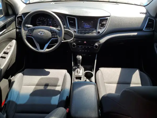 KM8J23A4XHU389490 2017 HYUNDAI TUCSON - Image 8