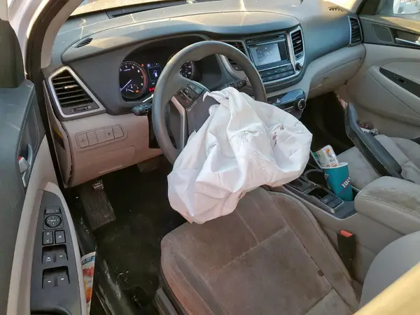 KM8J23A4XHU394771 2017 HYUNDAI TUCSON - Image 8