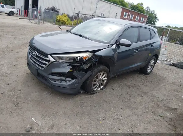 KM8J23A4XHU401427 2017 HYUNDAI TUCSON - Image 2