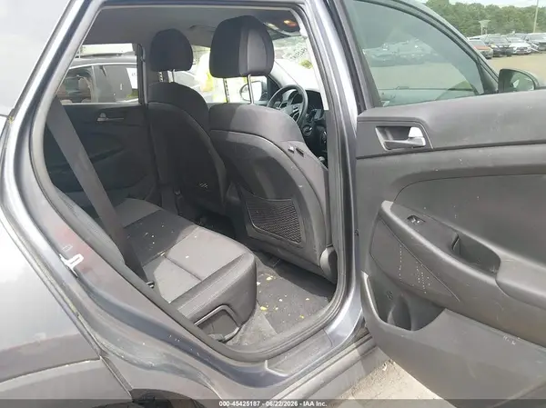 KM8J23A4XHU401427 2017 HYUNDAI TUCSON - Image 8
