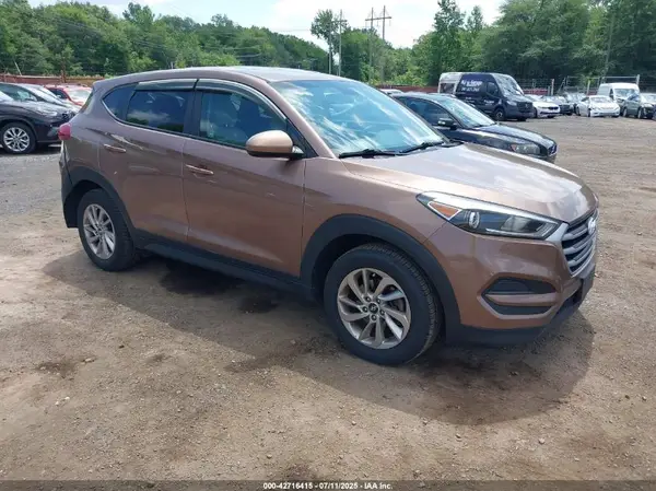 KM8J23A4XHU402139 2017 HYUNDAI TUCSON - Image 1