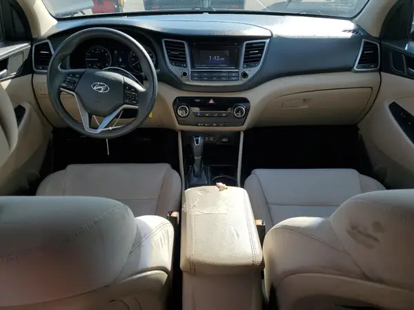 KM8J23A4XHU420608 2017 HYUNDAI TUCSON - Image 8