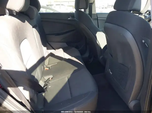 KM8J23A4XHU438932 2017 HYUNDAI TUCSON - Image 8