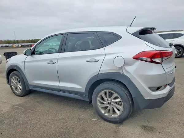 KM8J23A4XHU461708 2017 HYUNDAI TUCSON - Image 2