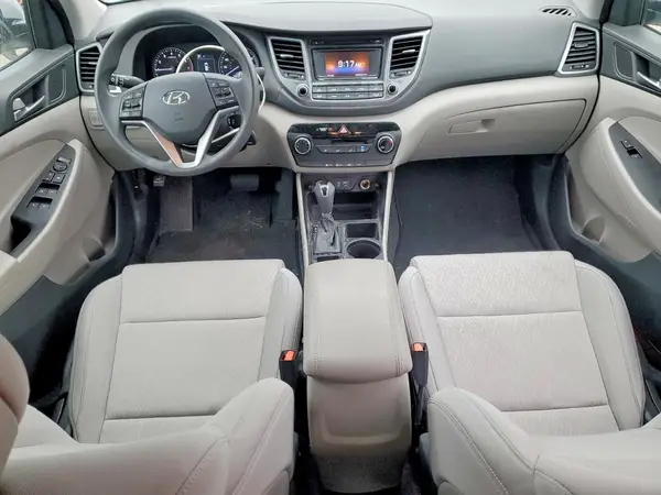 KM8J23A4XHU461708 2017 HYUNDAI TUCSON - Image 8