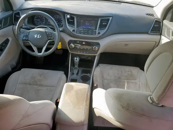KM8J23A4XHU463796 2017 HYUNDAI TUCSON - Image 8