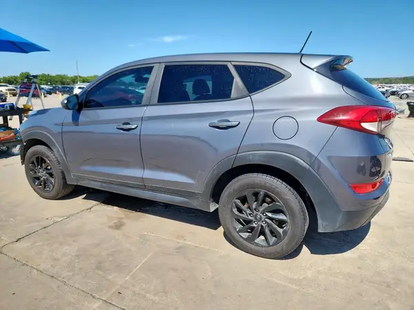 KM8J23A4XHU482915 2017 HYUNDAI TUCSON - Image 2