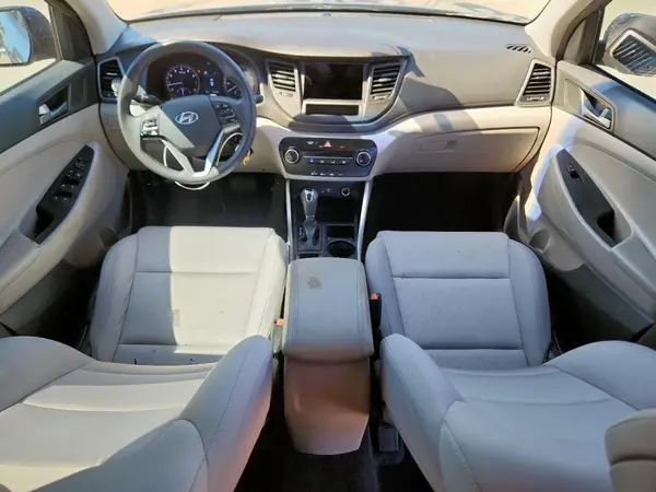 KM8J23A4XHU482915 2017 HYUNDAI TUCSON - Image 8