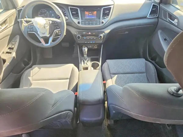 KM8J23A4XHU524919 2017 HYUNDAI TUCSON - Image 8