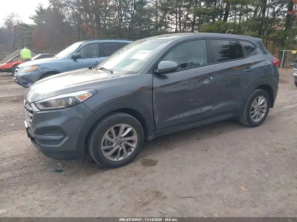 KM8J23A4XHU527450 2017 HYUNDAI TUCSON - Image 2