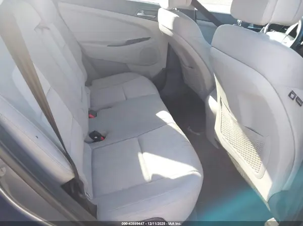 KM8J23A4XHU537685 2017 HYUNDAI TUCSON - Image 8