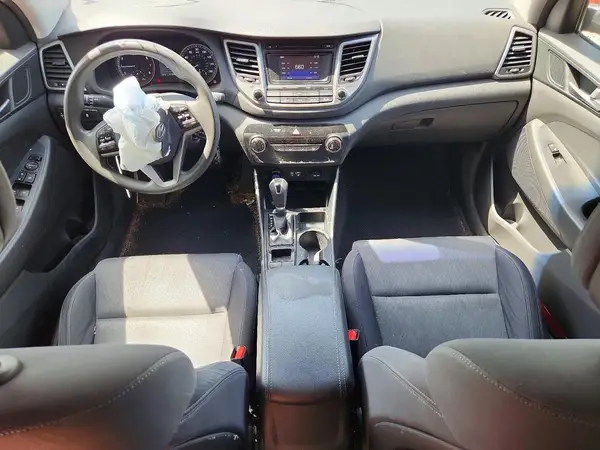 KM8J23A4XHU538240 2017 HYUNDAI TUCSON - Image 8