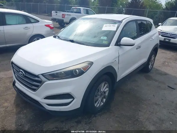 KM8J23A4XHU544572 2017 HYUNDAI TUCSON - Image 2