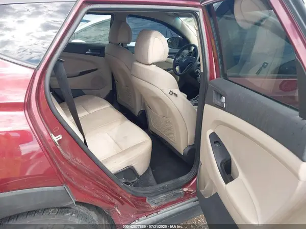 KM8J23A4XHU551795 2017 HYUNDAI TUCSON - Image 8