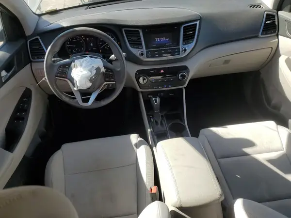 KM8J23A4XHU552185 2017 HYUNDAI TUCSON - Image 8