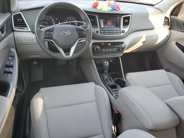 KM8J23A4XHU565681 2017 HYUNDAI TUCSON - Image 8