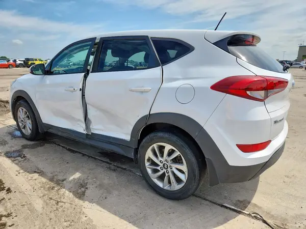 KM8J23A4XHU571979 2017 HYUNDAI TUCSON - Image 2