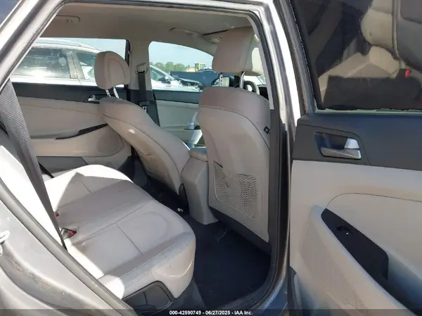 KM8J23A4XJU607451 2018 HYUNDAI TUCSON - Image 8