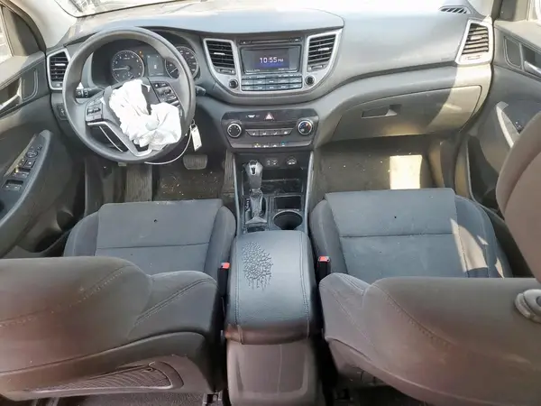 KM8J23A4XJU633872 2018 HYUNDAI TUCSON - Image 8