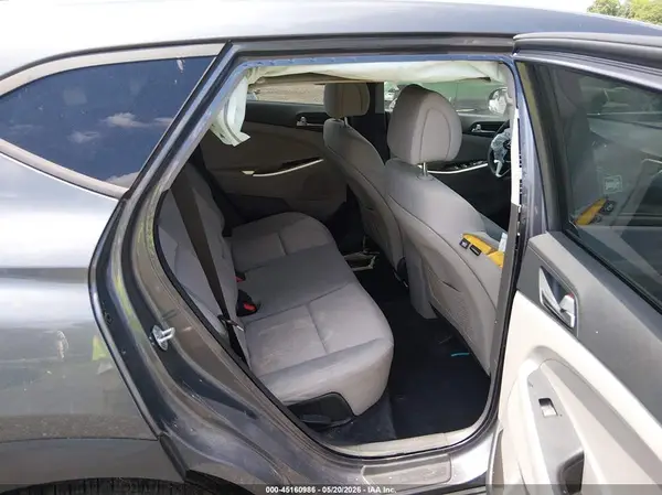 KM8J23A4XJU635542 2018 HYUNDAI TUCSON - Image 8
