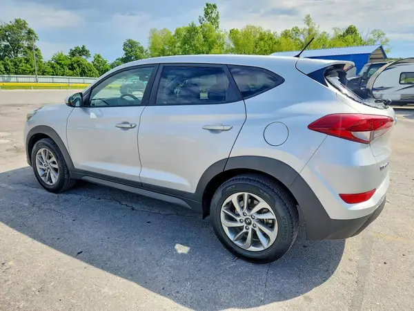 KM8J23A4XJU656245 2018 HYUNDAI TUCSON - Image 2