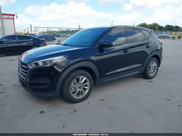 KM8J23A4XJU657282 2018 HYUNDAI TUCSON - Image 2