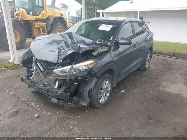 KM8J23A4XJU657699 2018 HYUNDAI TUCSON - Image 2