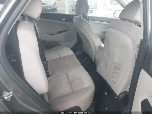 KM8J23A4XJU657699 2018 HYUNDAI TUCSON - Image 8