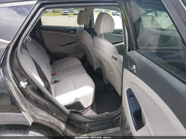KM8J23A4XJU659923 2018 HYUNDAI TUCSON - Image 8