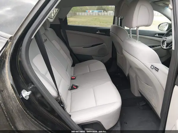 KM8J23A4XJU660165 2018 HYUNDAI TUCSON - Image 8