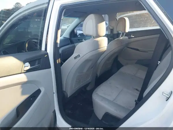 KM8J23A4XJU660313 2018 HYUNDAI TUCSON - Image 8