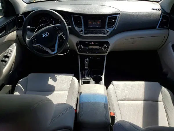 KM8J23A4XJU682313 2018 HYUNDAI TUCSON - Image 8