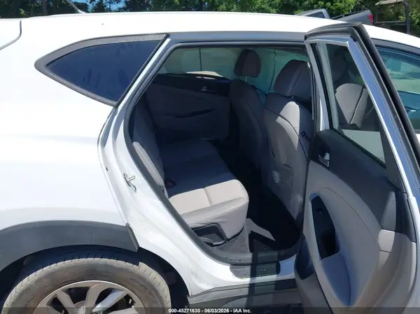 KM8J23A4XJU814308 2018 HYUNDAI TUCSON - Image 8